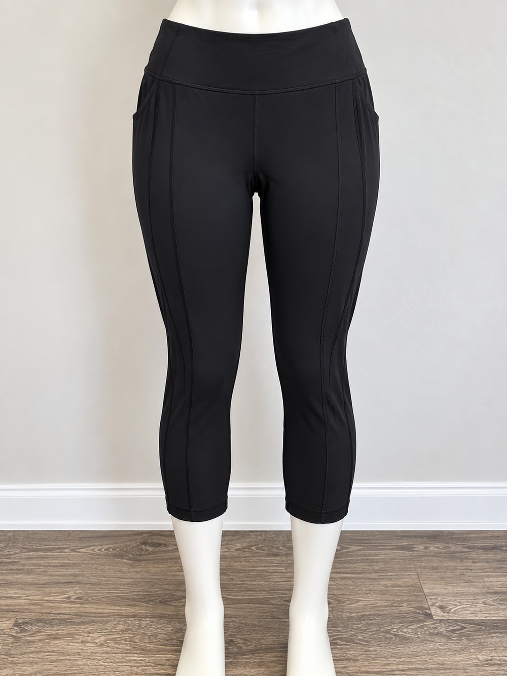 Danskin Now Black Capri Performance Leggings